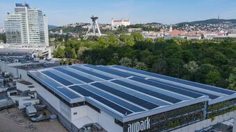 Bratislava Aupark is moving towards sustainability. Solar panels have been added to the roof