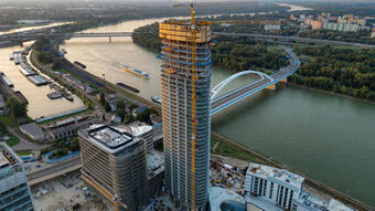 Bratislava sa podľa Rady pre výškové budovy a mestské prostredie (CTBUH) stane 201. mestom na svete, v ktorom stojí mrakodrap, teda budova s výškou minimálne 150 metrov