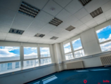Offices to let in Budova AC