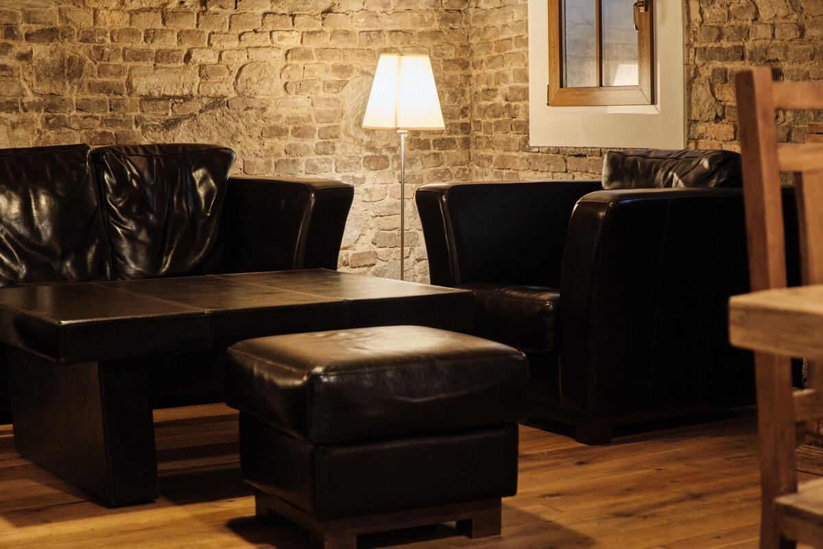 CLUB community space is located at Štefanovičova 12, BratiOFFIZONE boutique offices presents CLUB community space with a unique festive atmosphere.