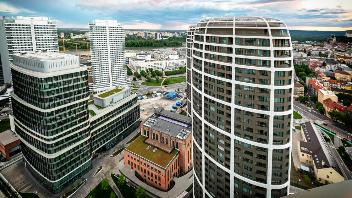 Slovak Commercial Real Estate: Navigating New Rules, Tech, and Market Dynamics for Businesses