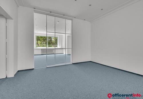 Offices to let in SNP Square 15