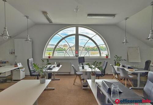 Offices to let in Office space for rent on the Danube embankment in Au Café
