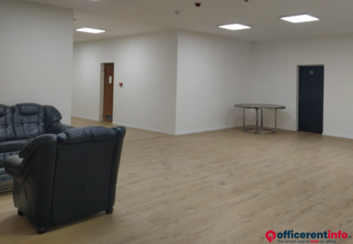 Offices to let in Rent air-conditioned multi-purpose room 92 m2 with kitchenette/shower, Polianky Street, BA IV., Dúbravka 92 m2