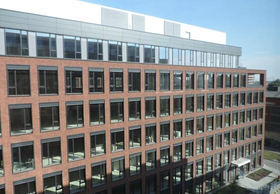 Swiss Re Secures Massive 10-Year Office Lease Extension in Bratislava's TwinCity B, Setting New ESG Standards